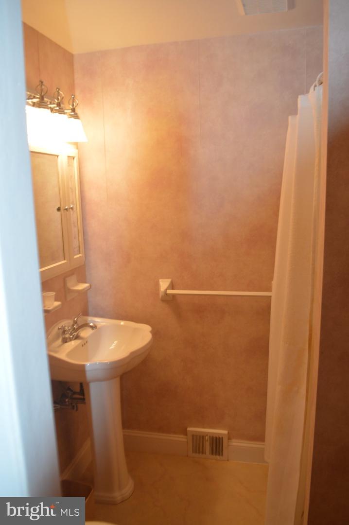 10773 Helmer Dr Property Photo 23
