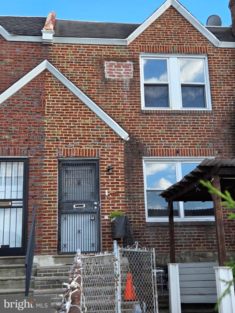 5257 HOWLAND ST Property Photo 1