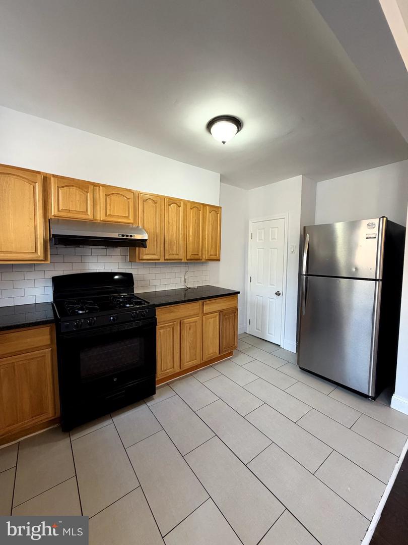 5257 Howland St Property Photo 5