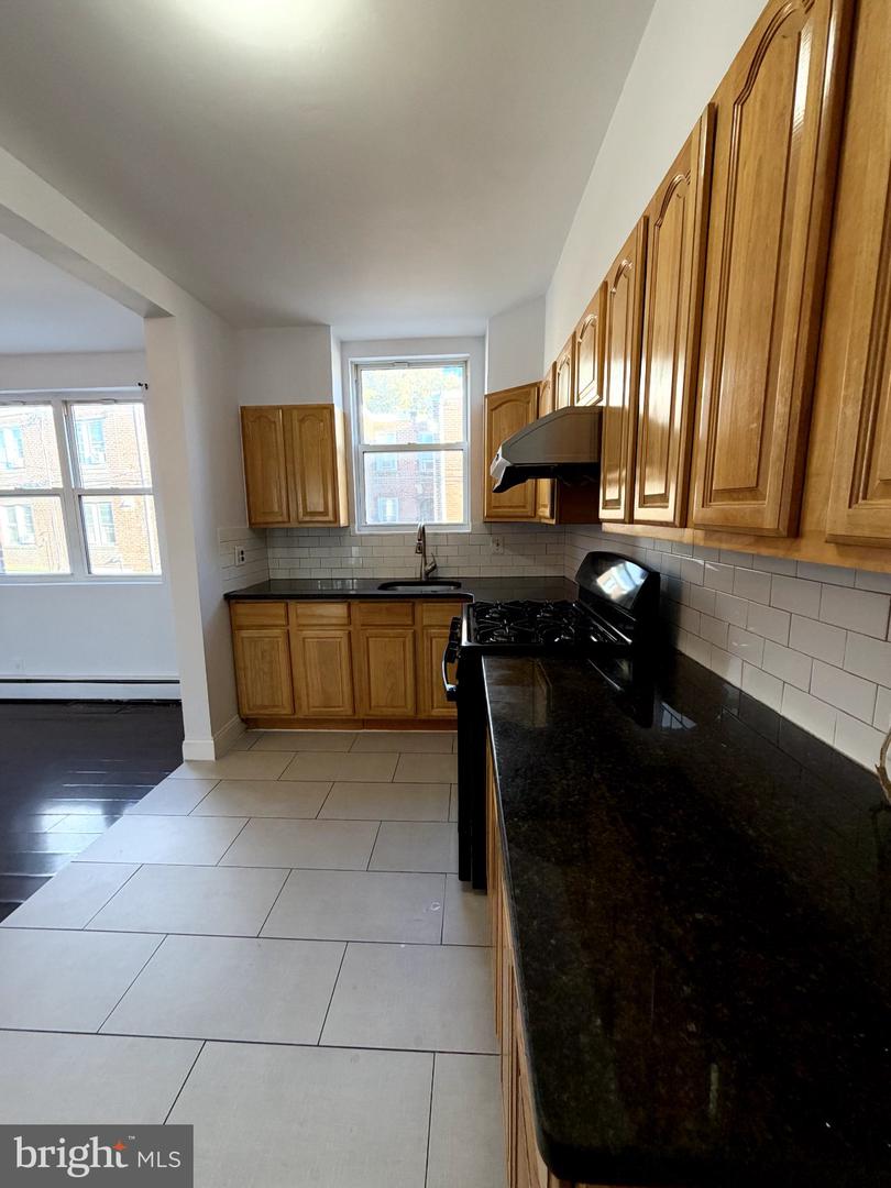 5257 Howland St Property Photo 6
