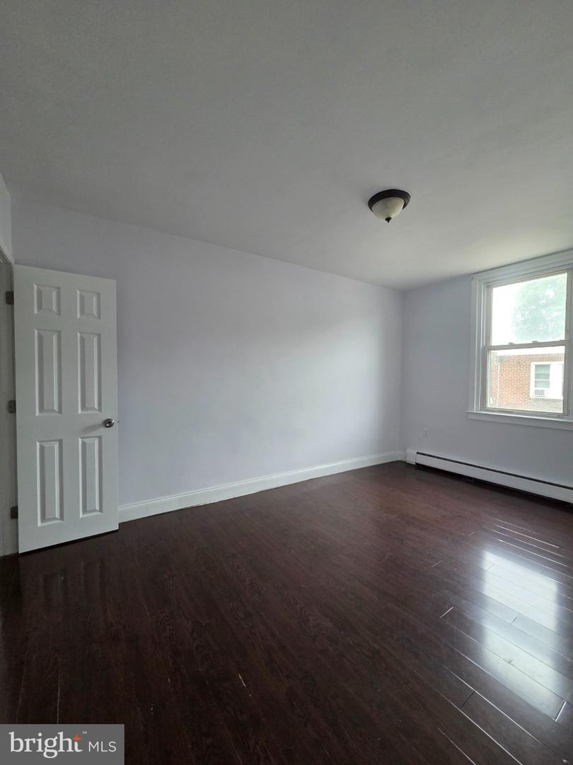 5257 Howland St Property Photo 9