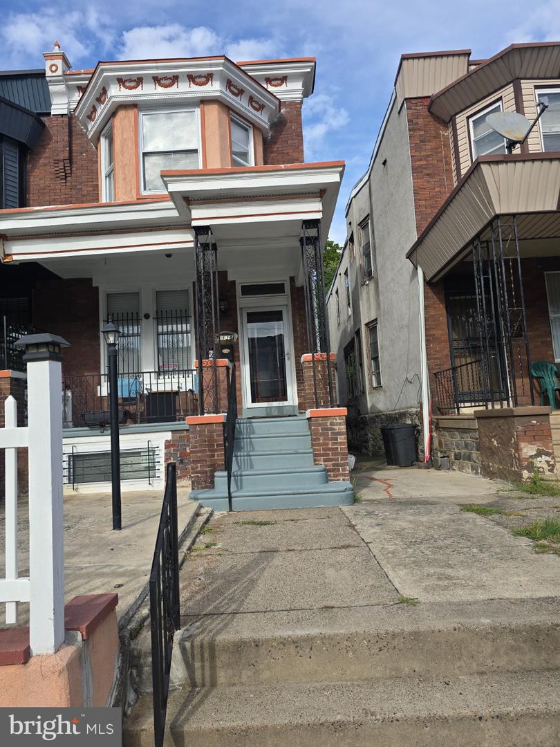 1139 S WILTON ST Property Photo 1