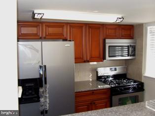 601 Lombard St #a 1st Level Property Photo 2