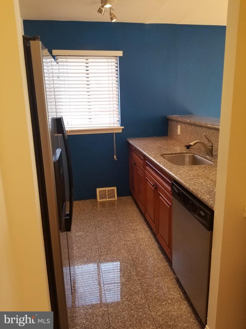 601 Lombard St #a 1st Level Property Photo 8