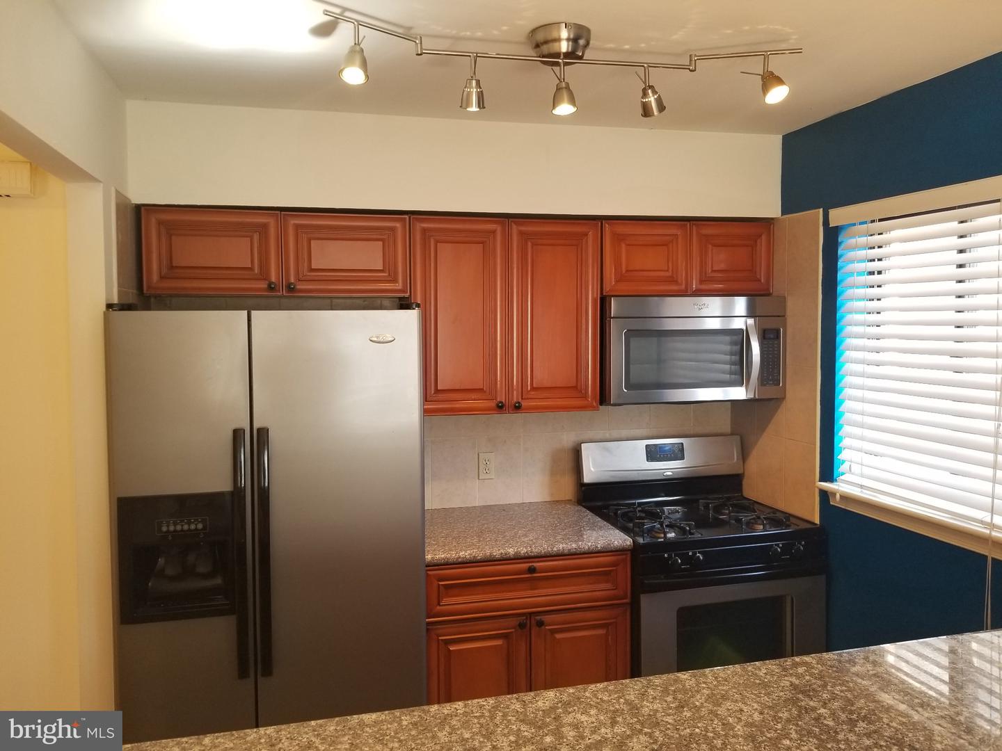 601 Lombard St #a 1st Level Property Photo 9