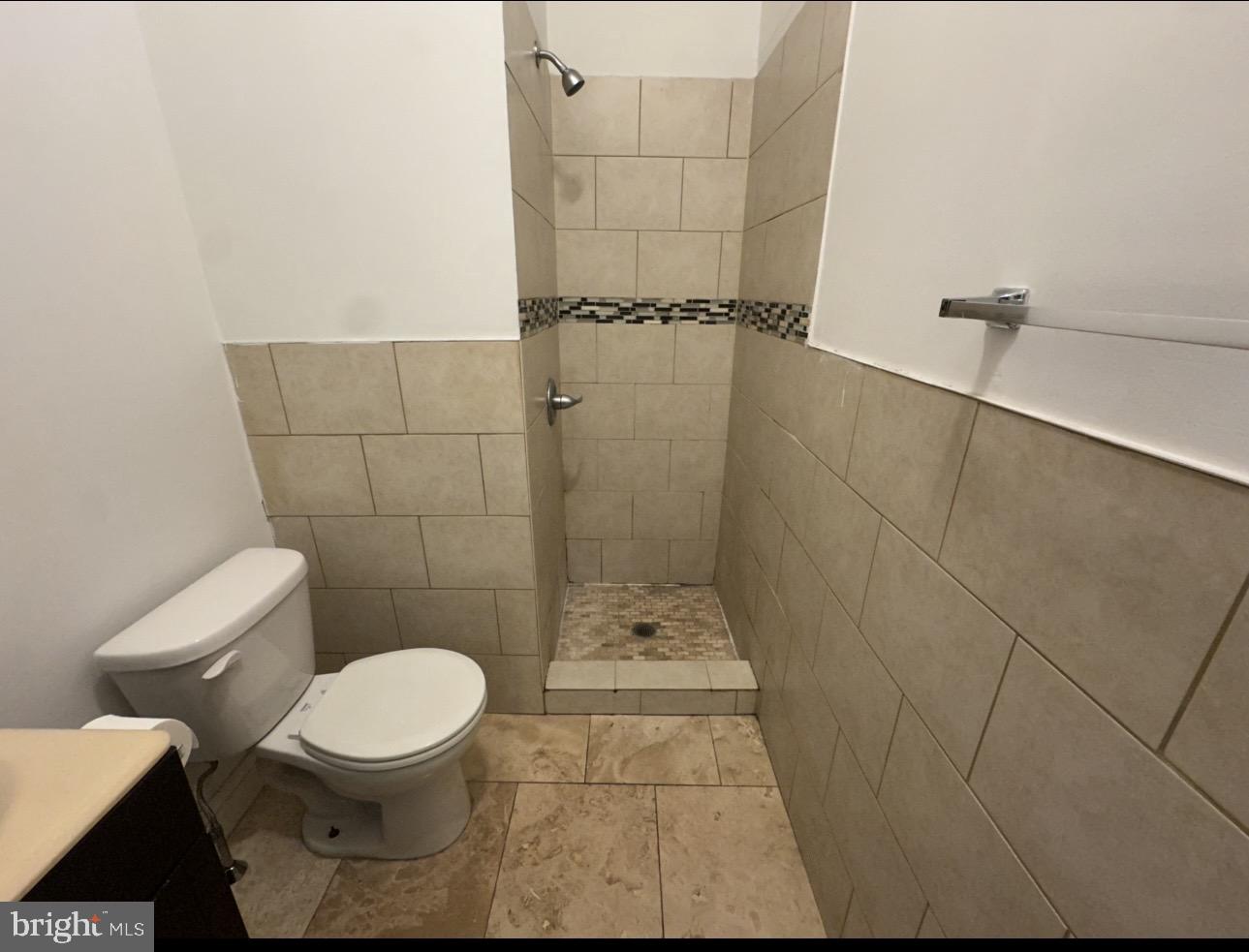 1633 W Girard Ave #2r Property Photo 4