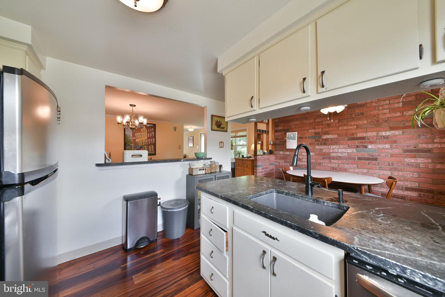 2628 Maxwell St Property Photo 16
