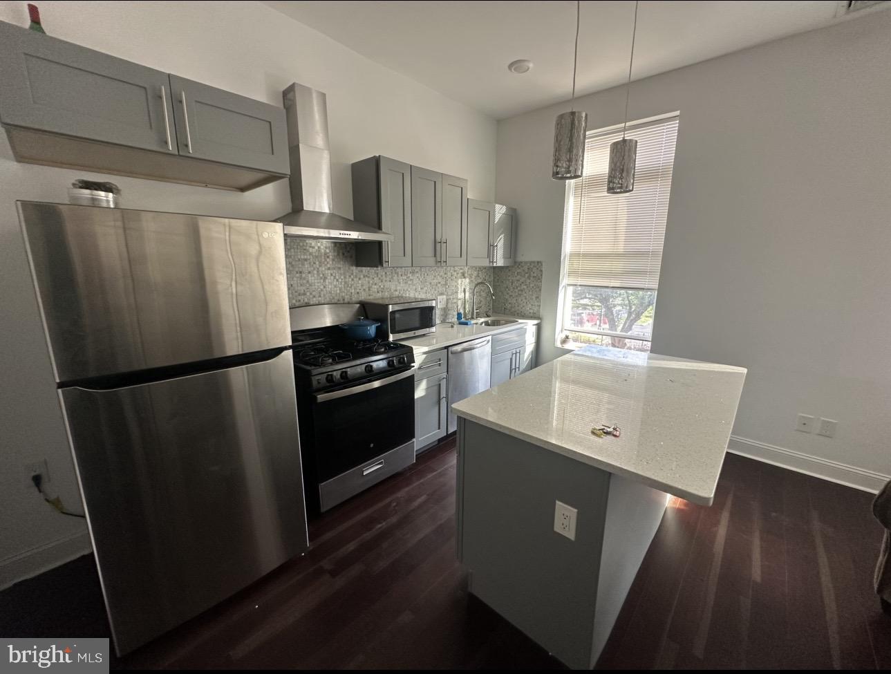 1635 W GIRARD AVE #2F Property Photo 1