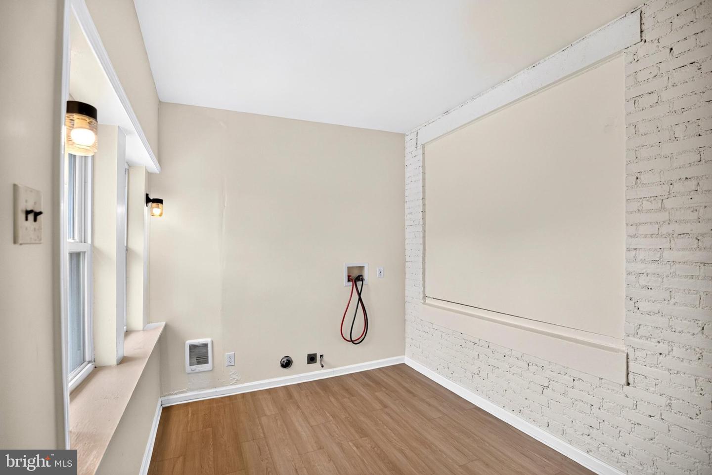 6014 N Lambert St Property Photo 5