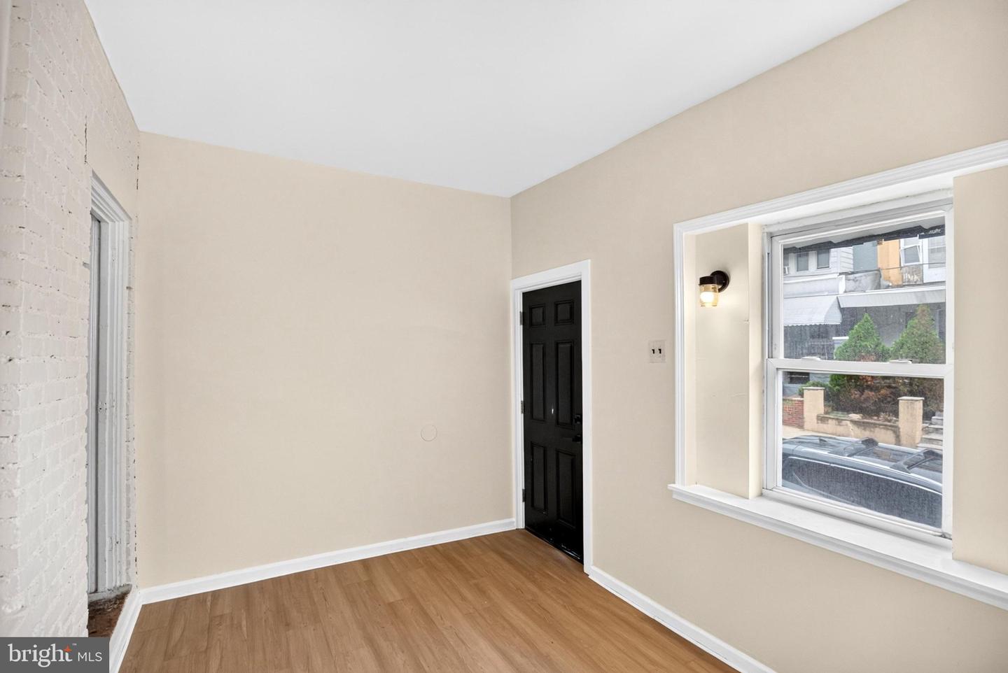 6014 N Lambert St Property Photo 7