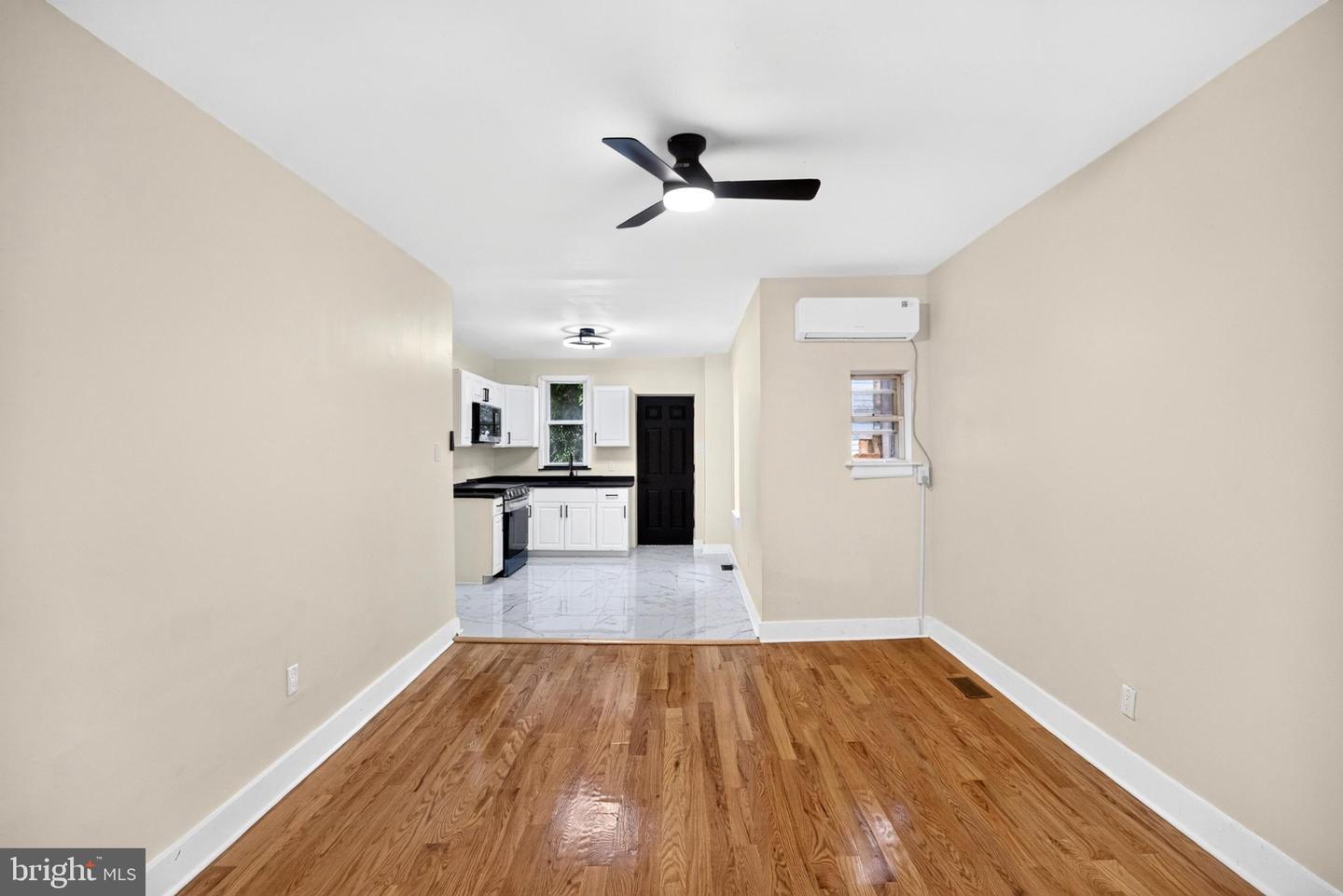 6014 N Lambert St Property Photo 10