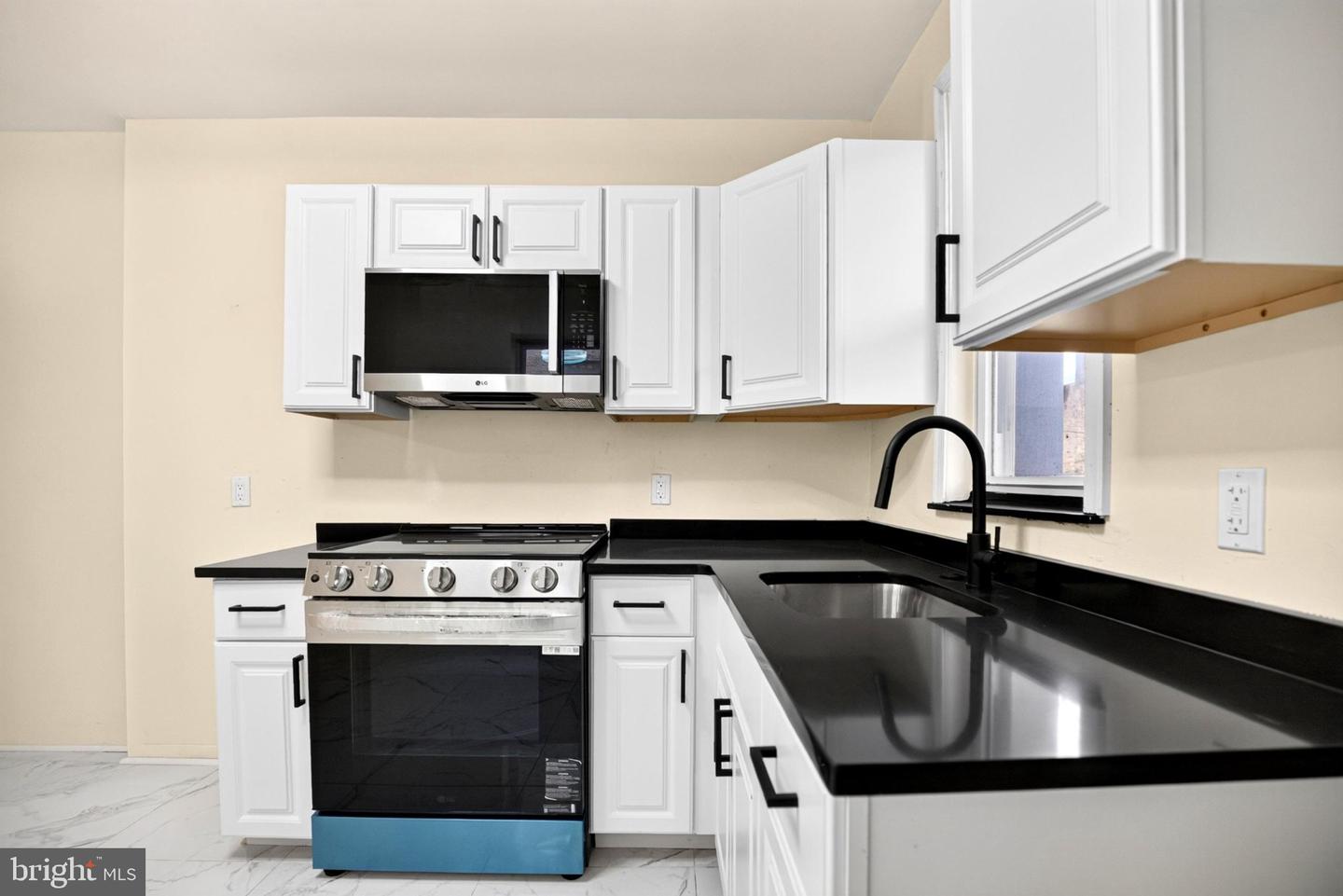 6014 N Lambert St Property Photo 18