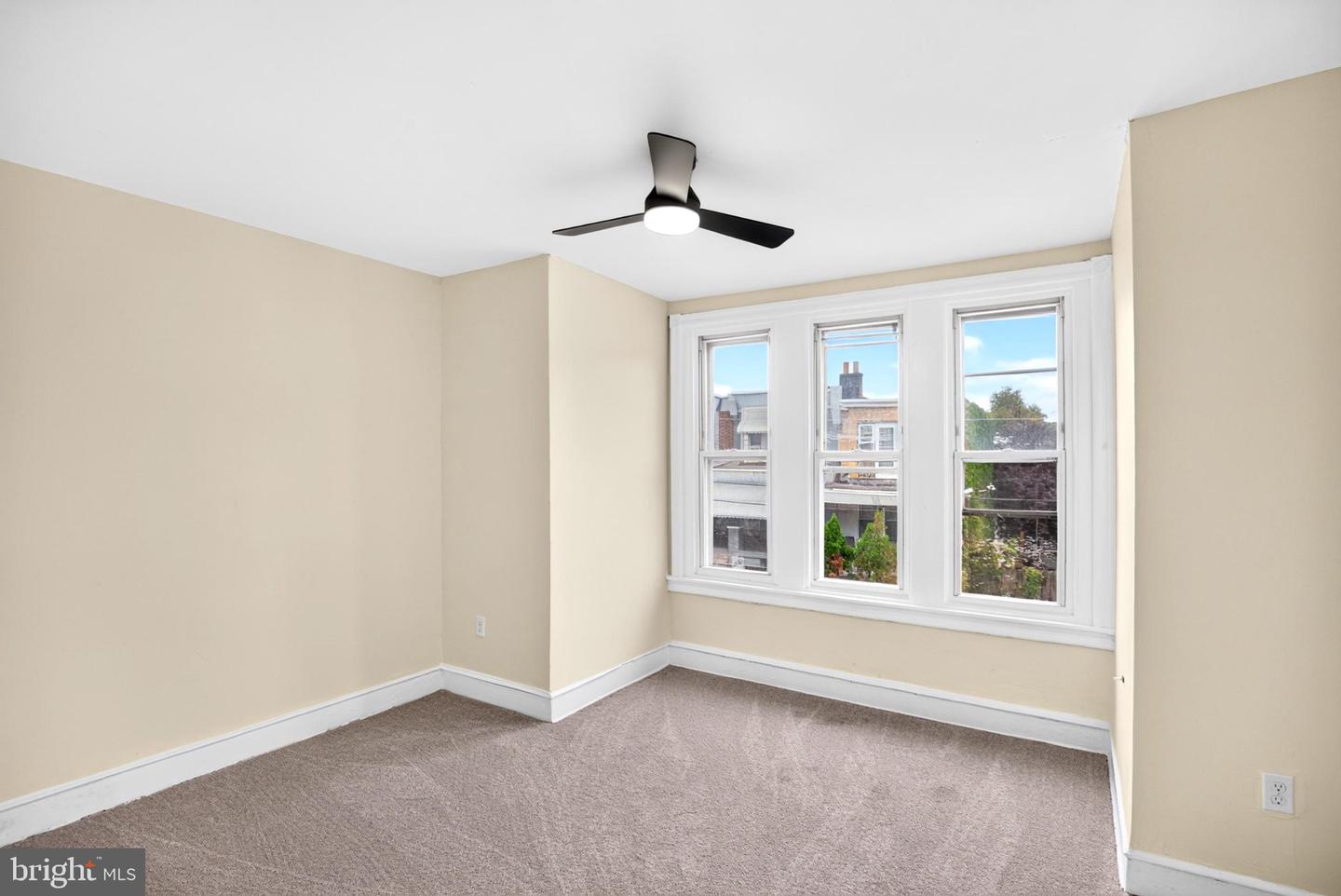 6014 N Lambert St Property Photo 24