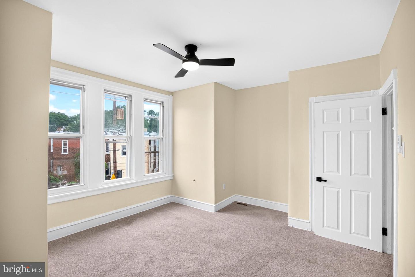 6014 N Lambert St Property Photo 25