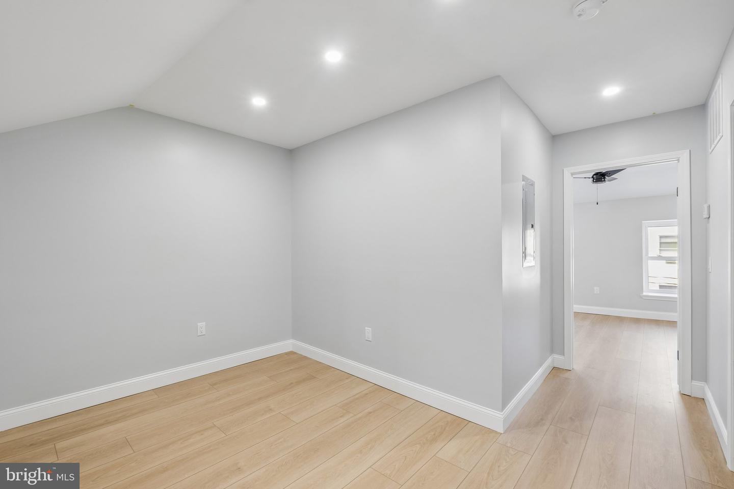 617 8th St S #3 Property Photo 11