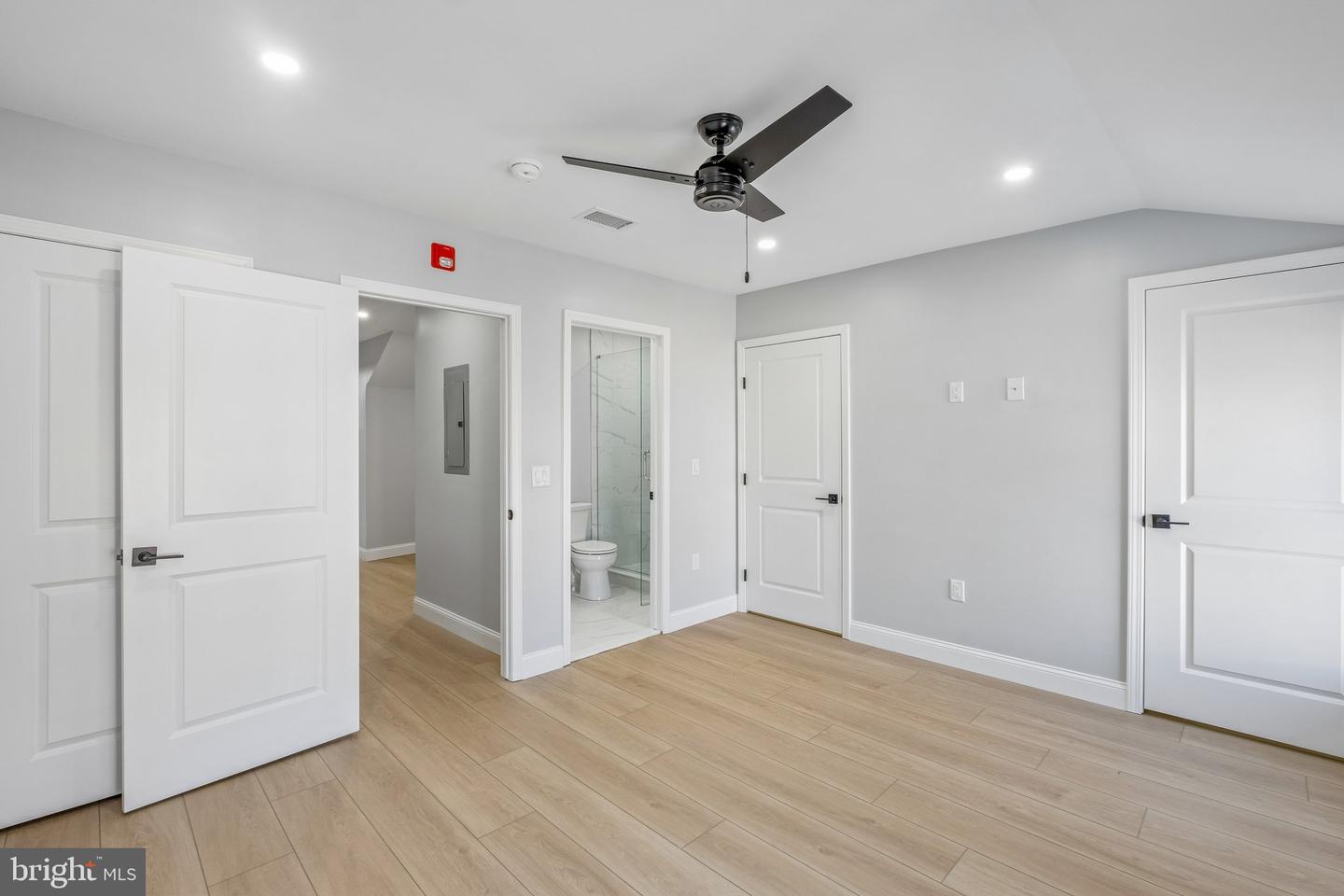 617 8th St S #3 Property Photo 15