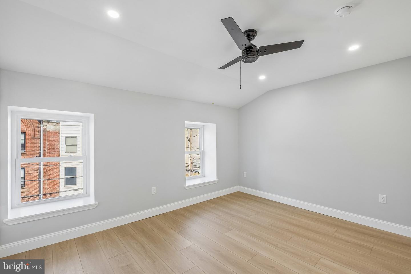 617 8th St S #3 Property Photo 16
