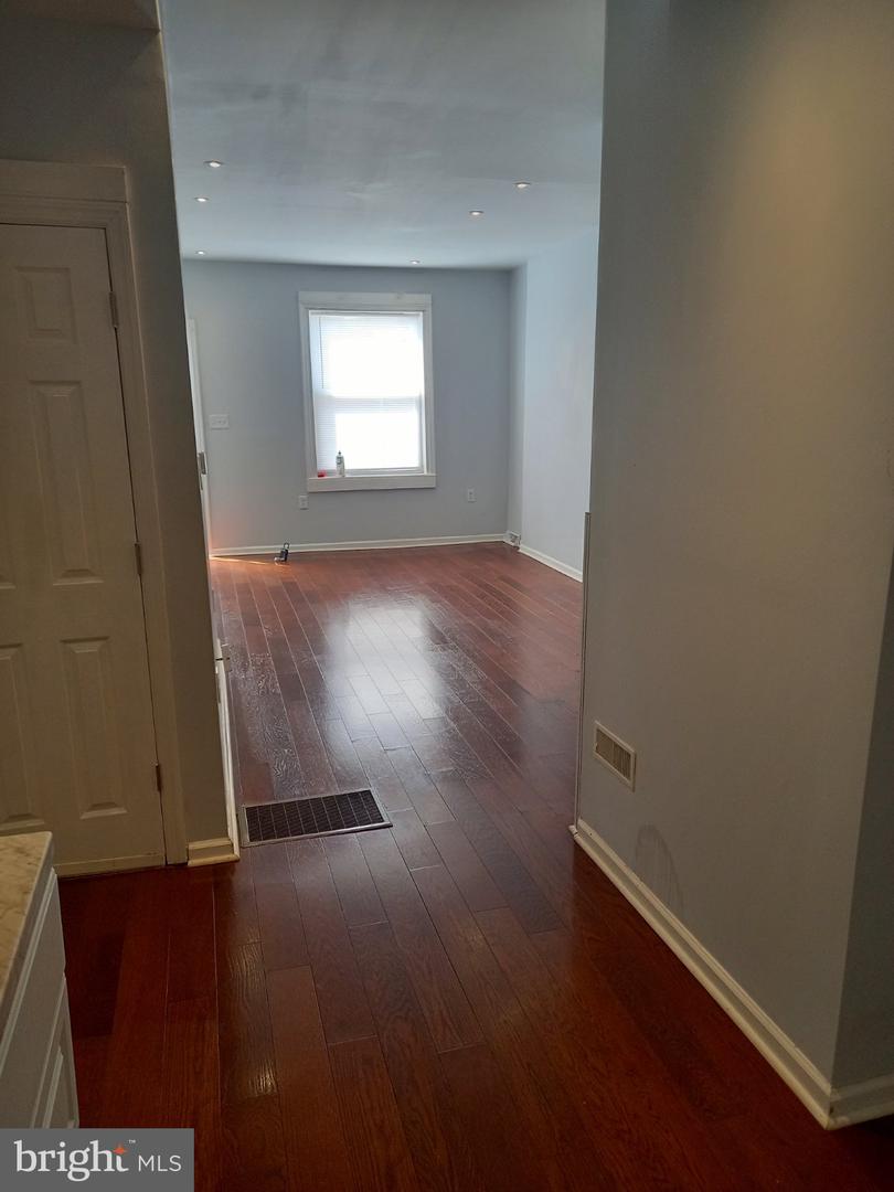 2849 N Lecount St Property Photo 12