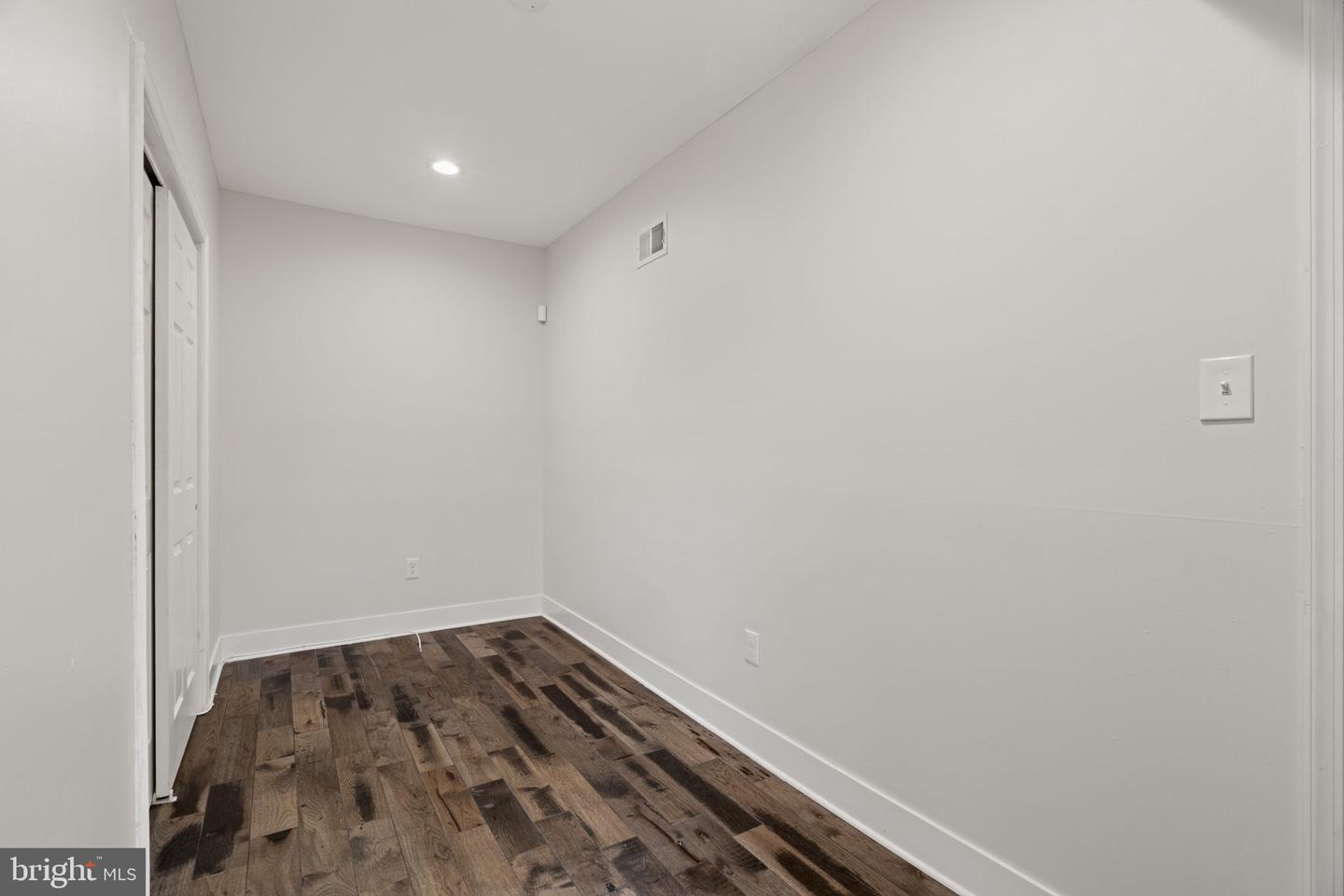 1331 N Newkirk St Property Photo 22