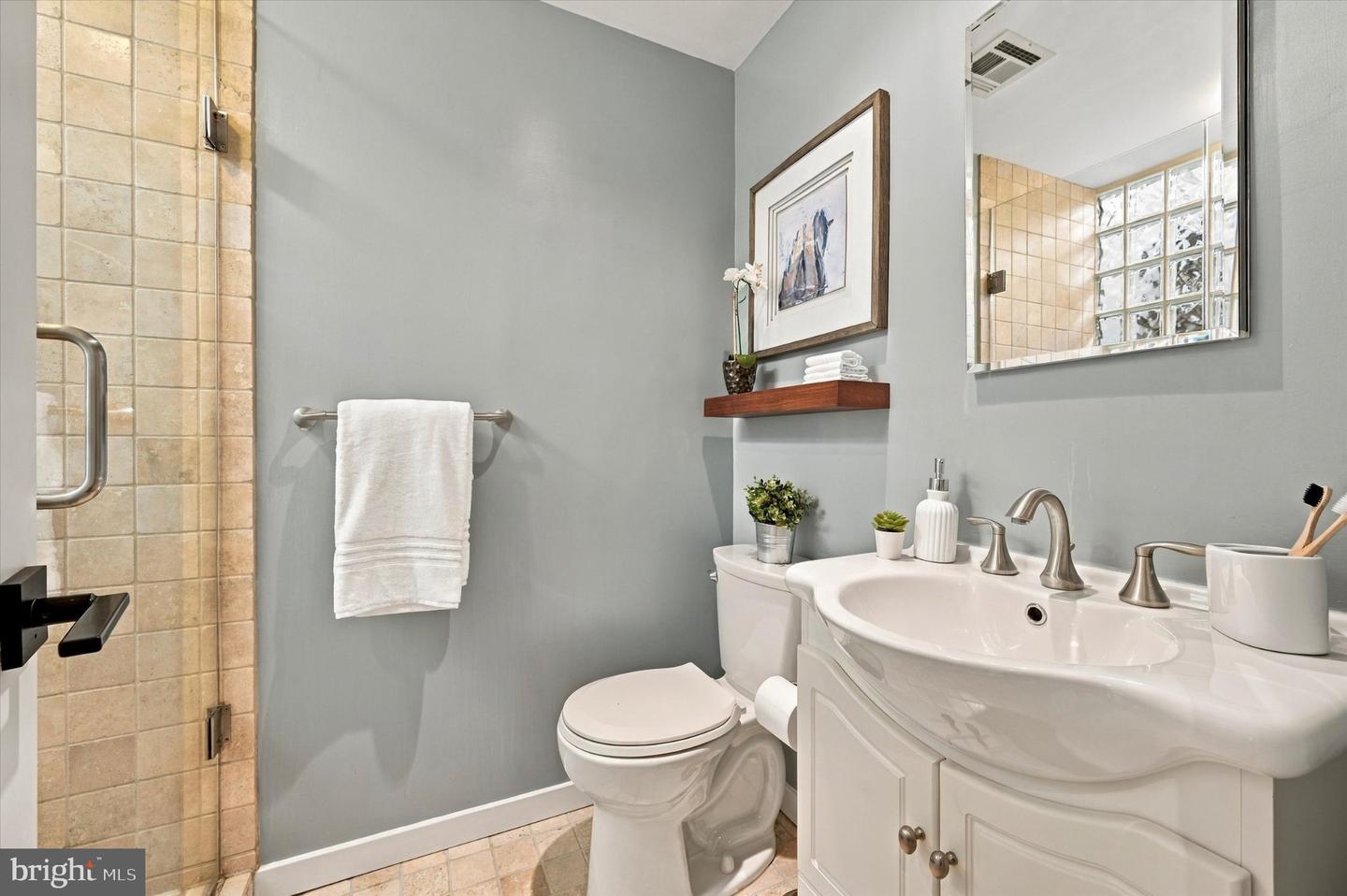 750 Catharine Property Photo 25