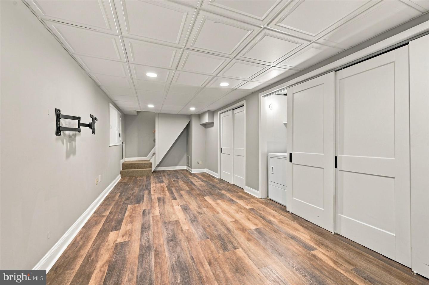 750 Catharine Property Photo 30