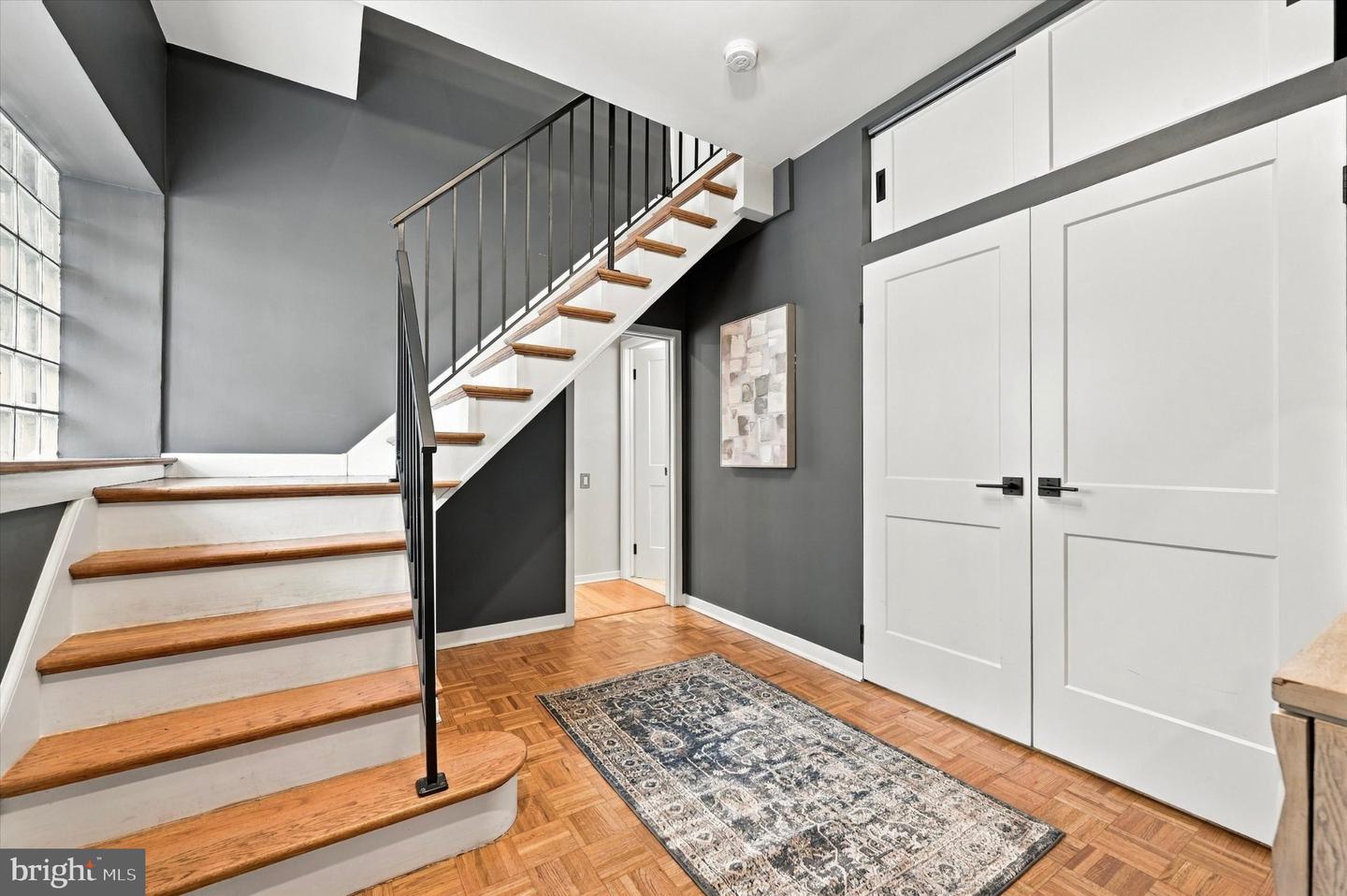 750 Catharine Property Photo 31