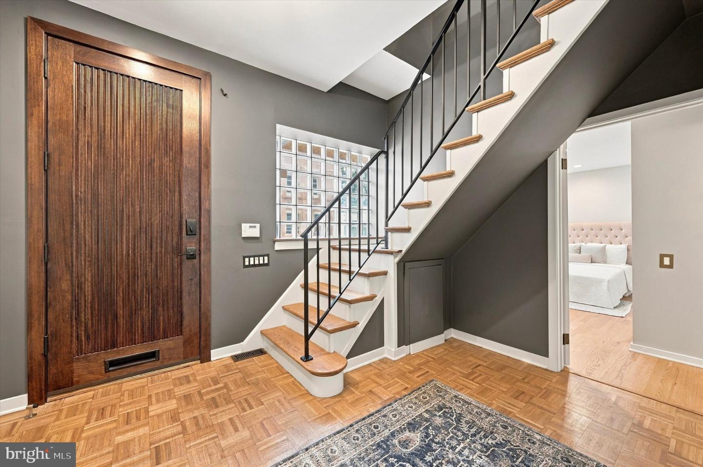 750 Catharine Property Photo 32