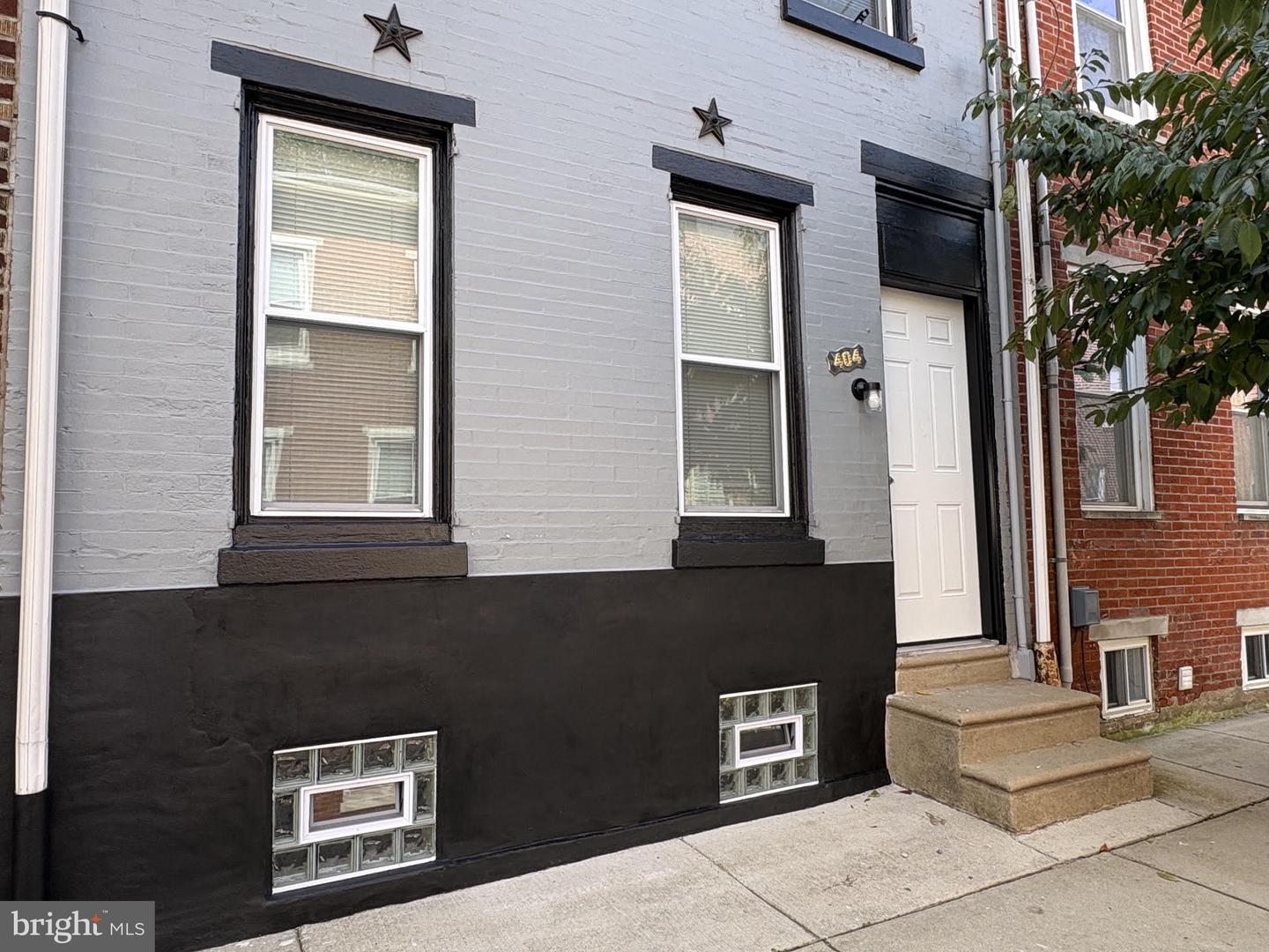 404 WATKINS ST Property Photo 1