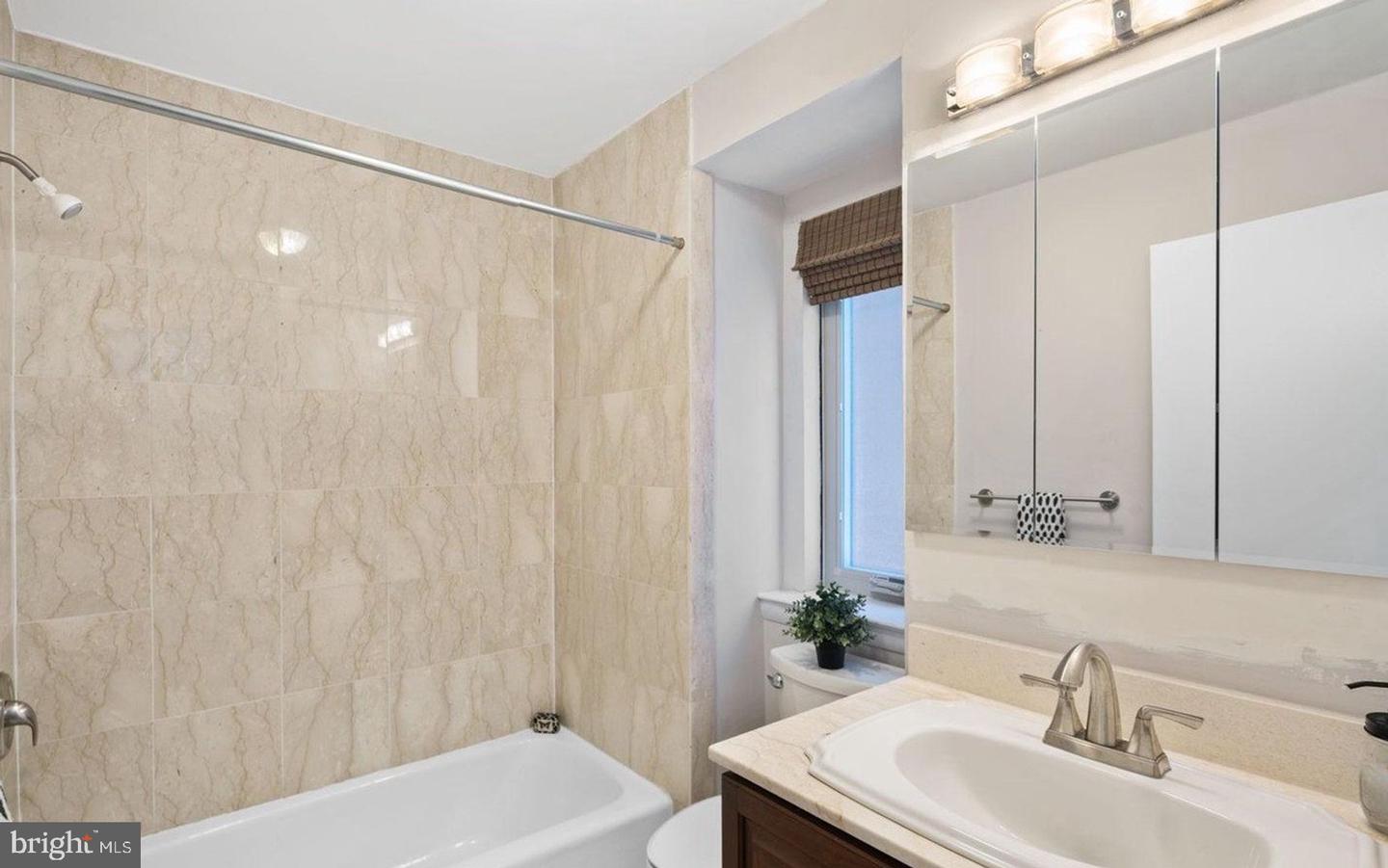719 S Philip St Property Photo 14