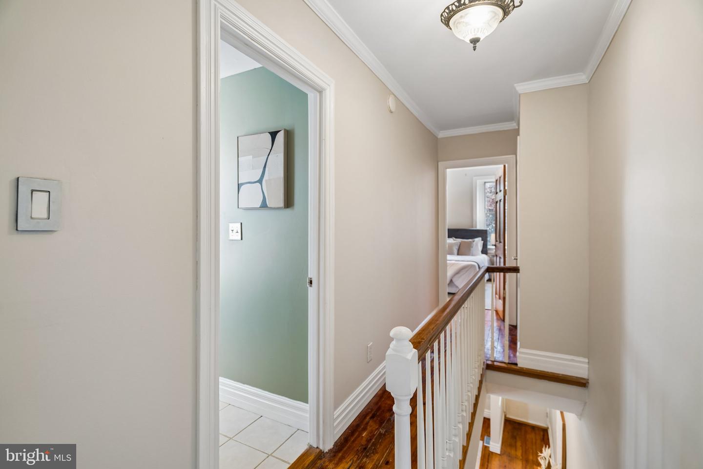 2810 Cambridge St Property Photo 9