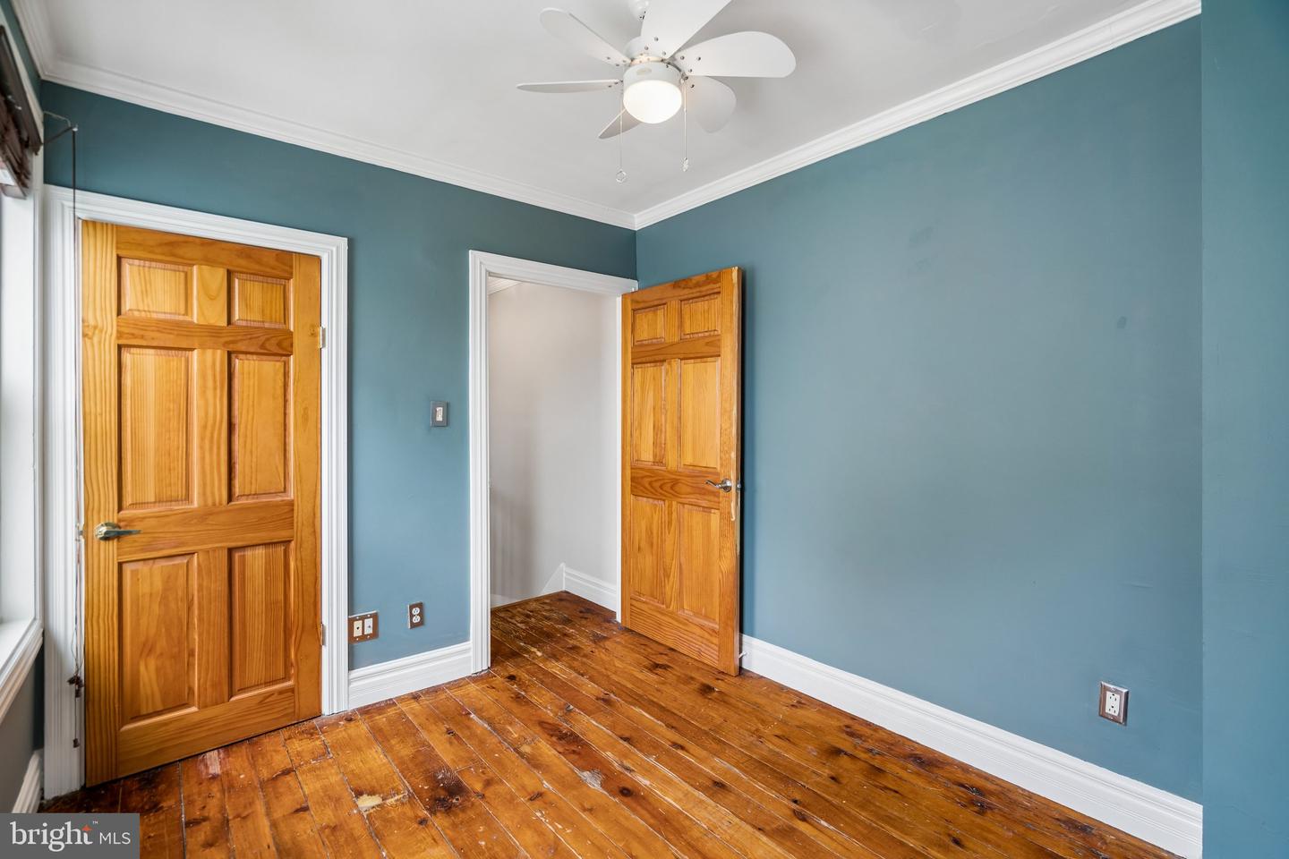 2810 Cambridge St Property Photo 15