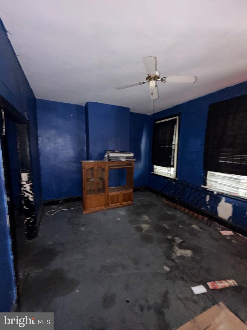 3731 N Darien St Property Photo 5