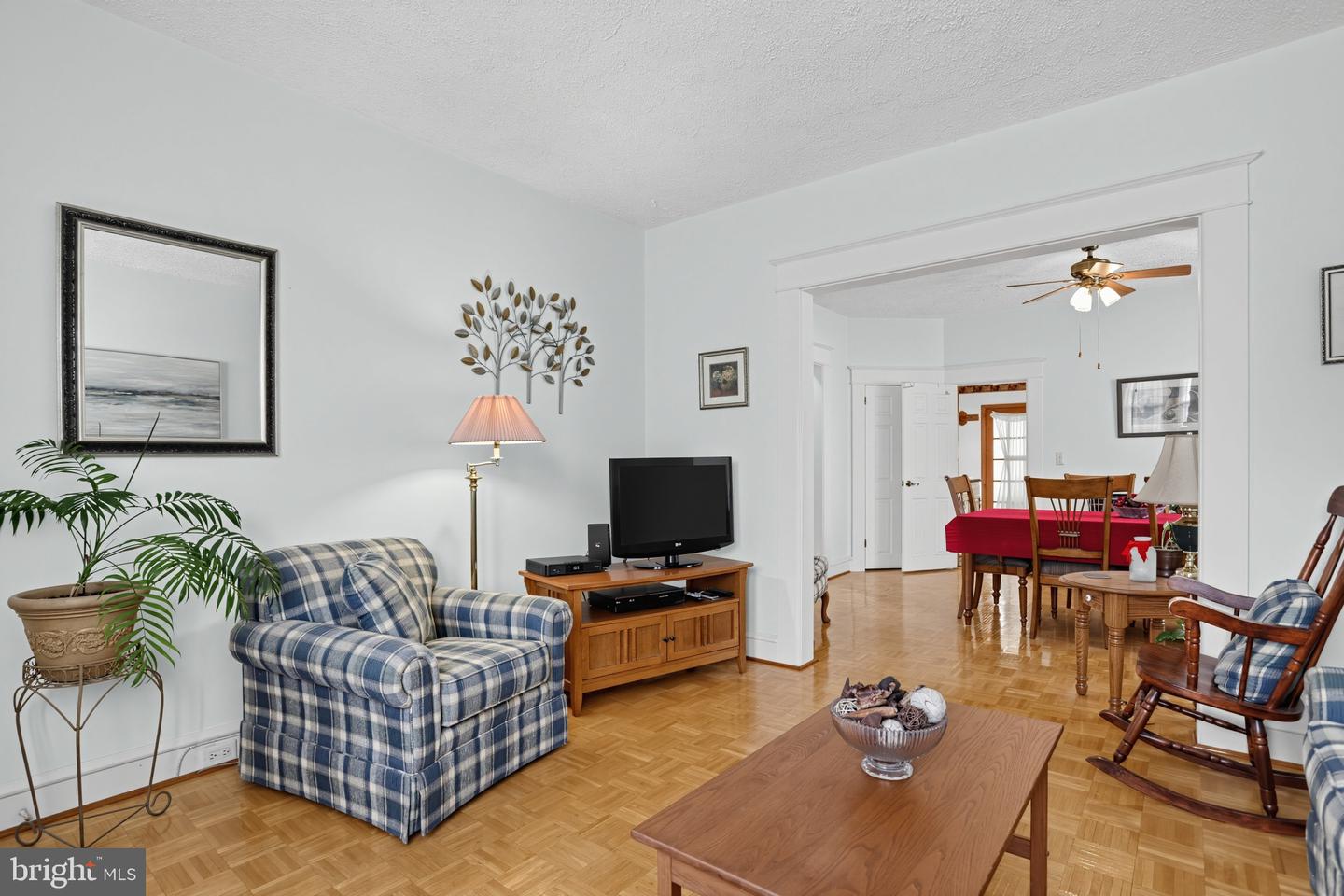 7922 Frontenac St Property Photo 5