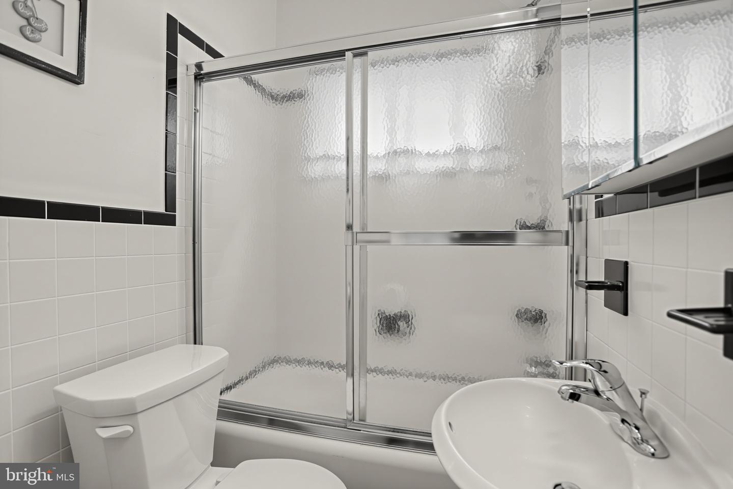 7922 Frontenac St Property Photo 17