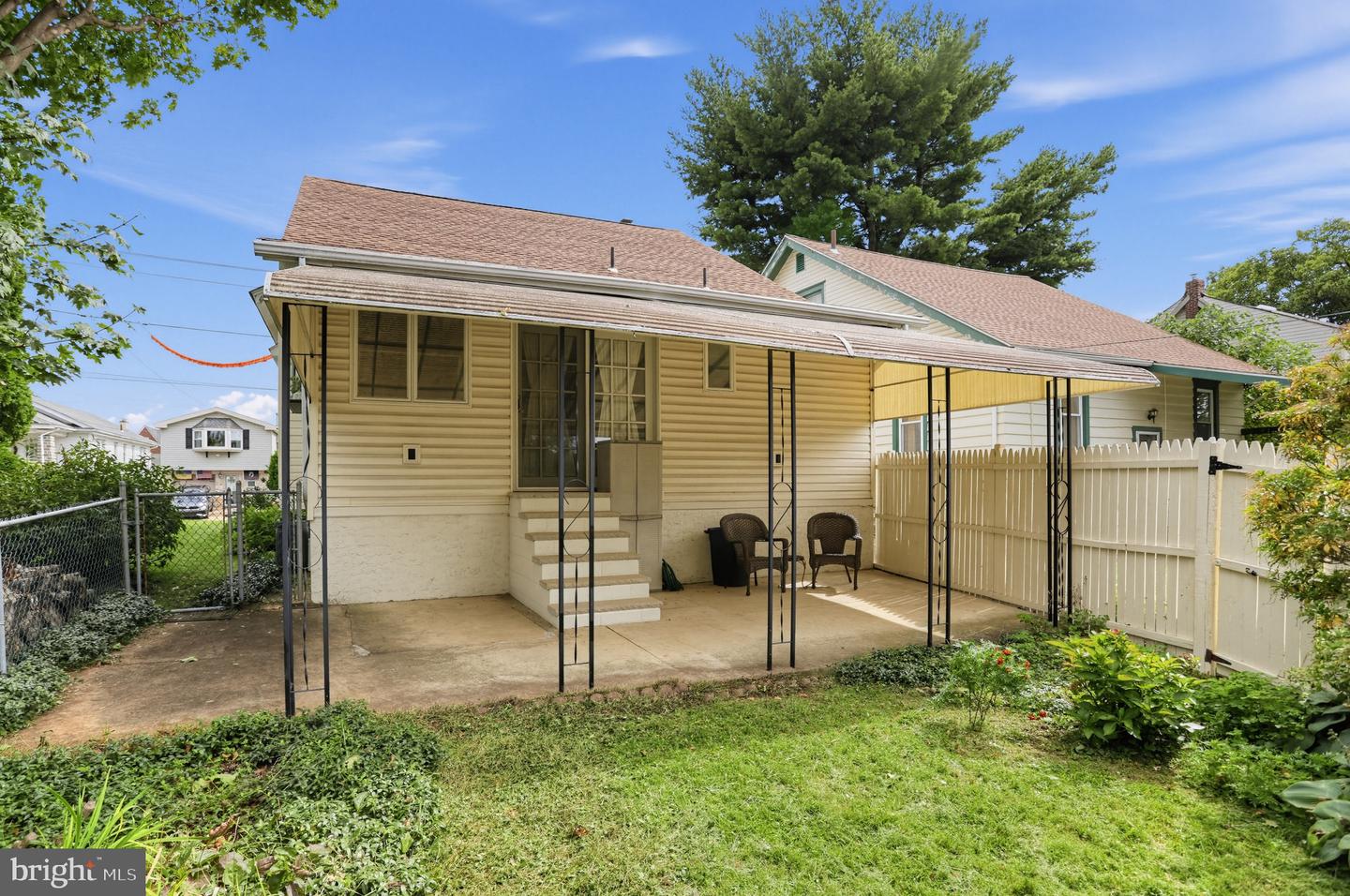 7922 Frontenac St Property Photo 29