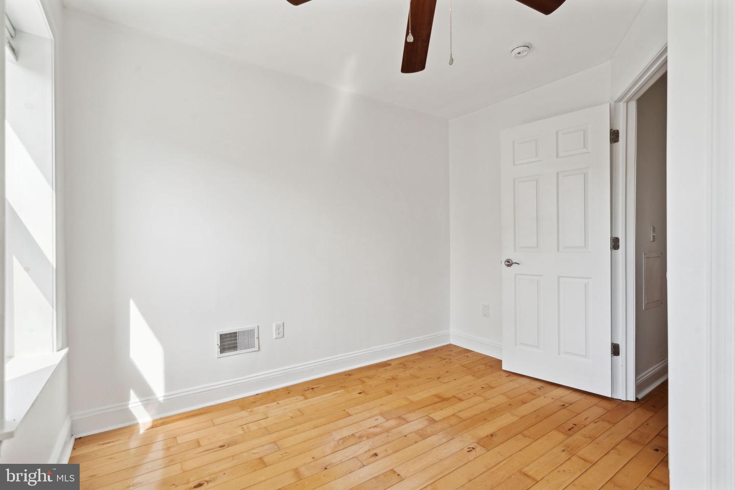 2553 Collins St Property Photo 19