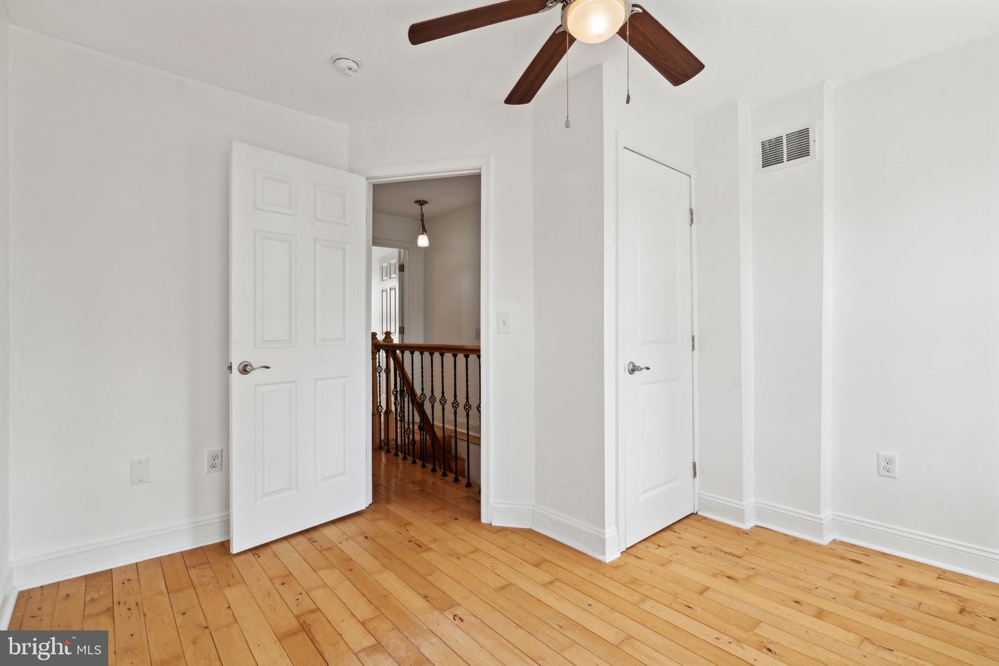 2553 Collins St Property Photo 20