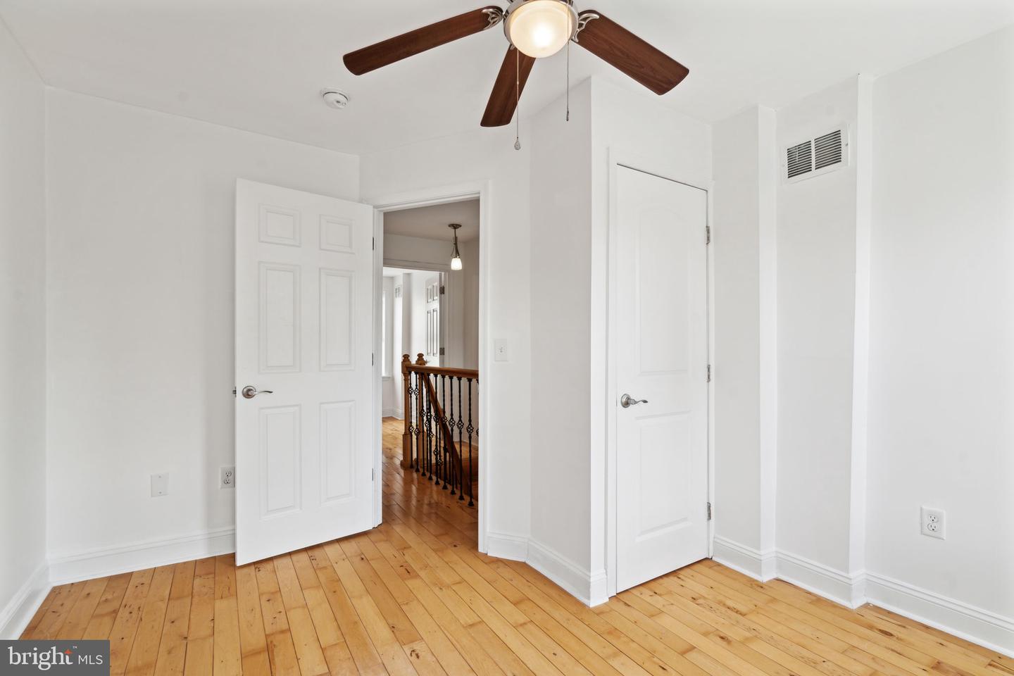 2553 Collins St Property Photo 21