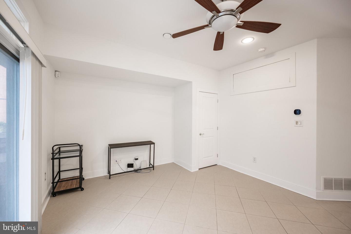 919 N Front St #unit G Property Photo 15