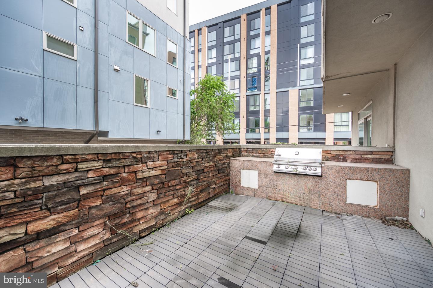 919 N Front St #unit G Property Photo 16