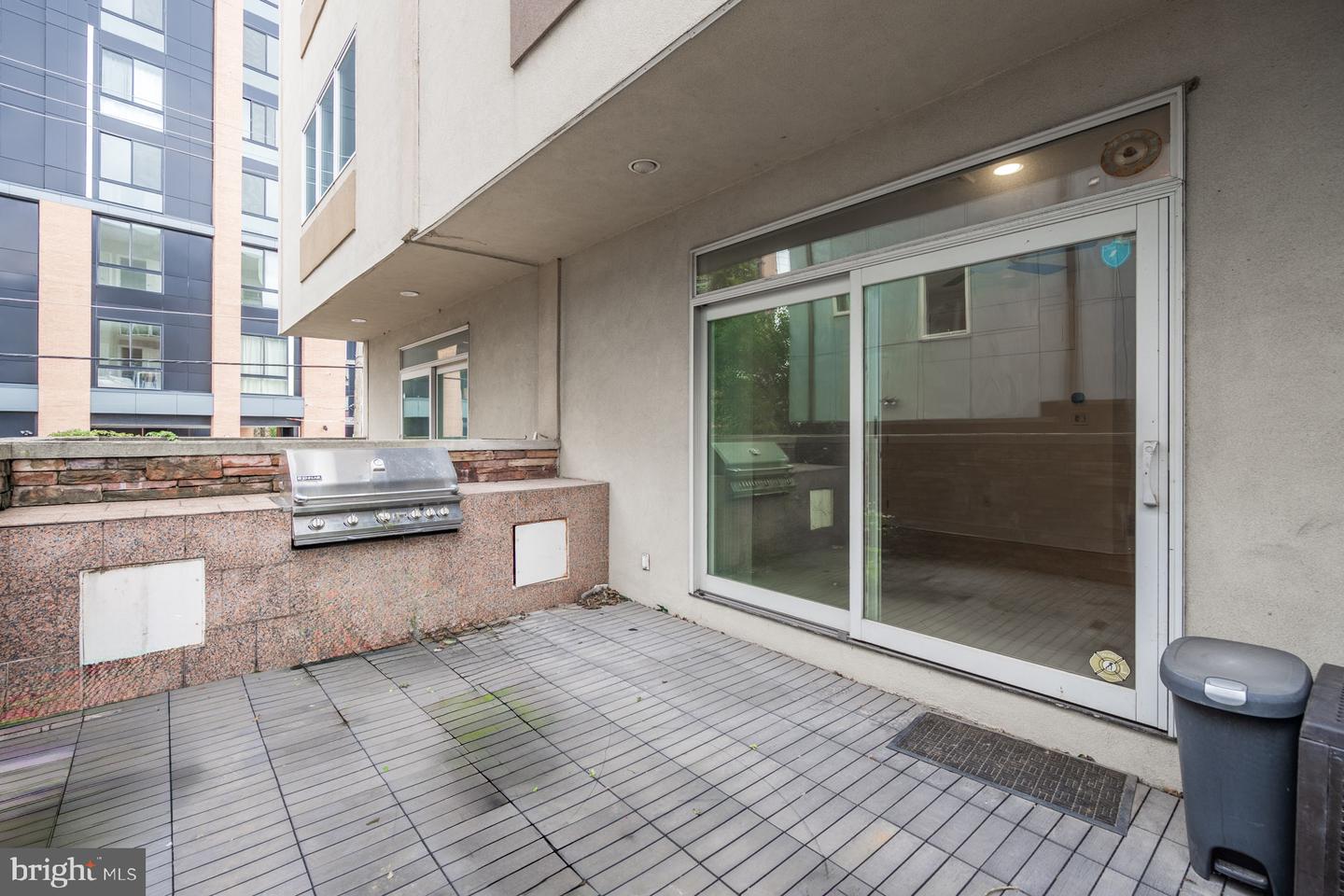 919 N Front St #unit G Property Photo 17