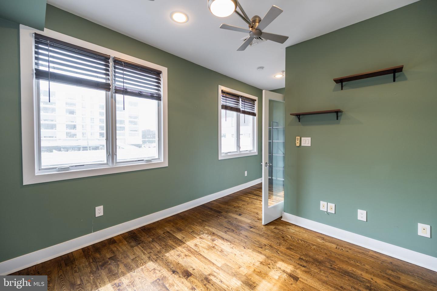 919 N Front St #unit G Property Photo 27