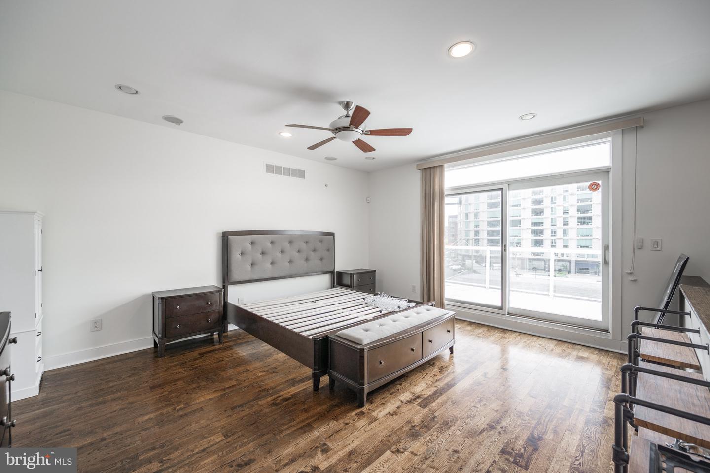 919 N Front St #unit G Property Photo 30