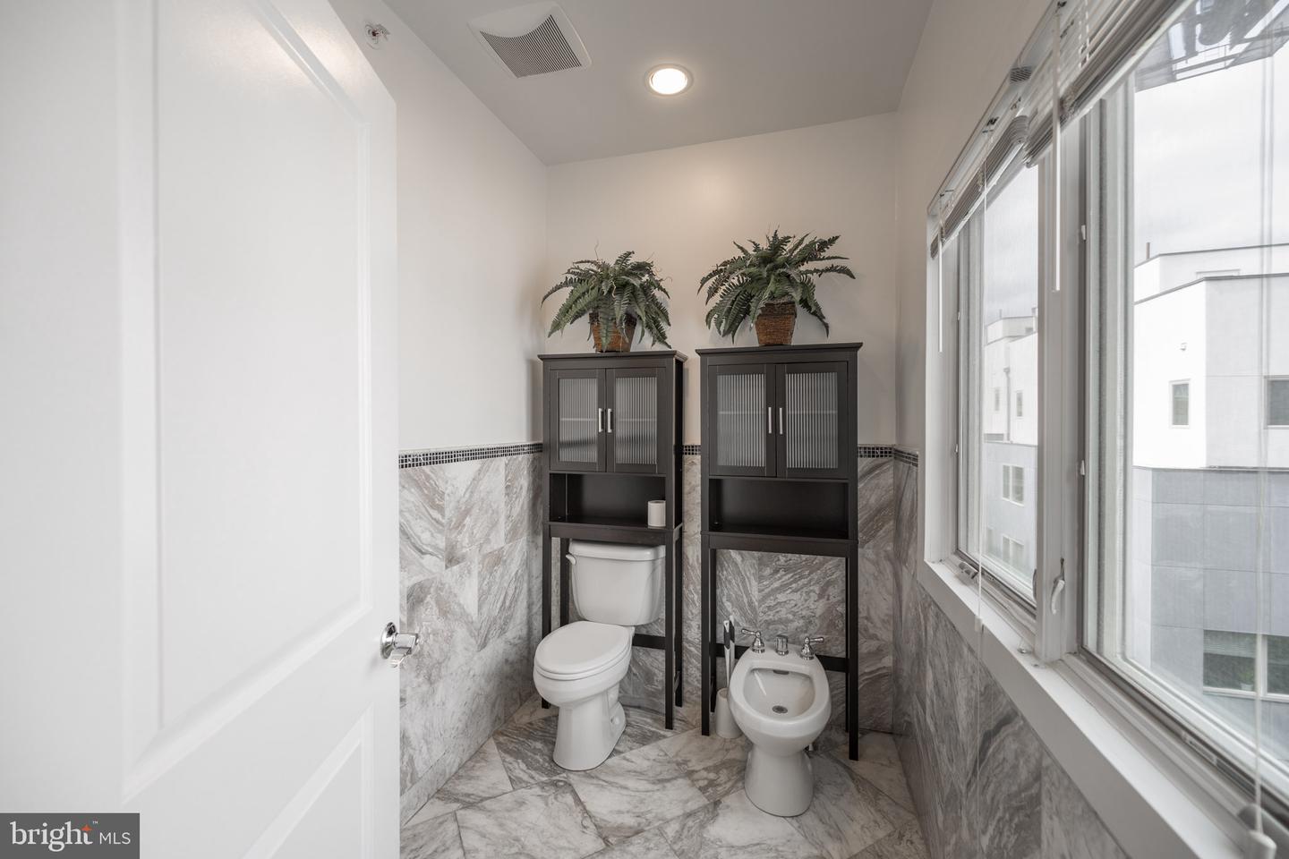 919 N Front St #unit G Property Photo 39