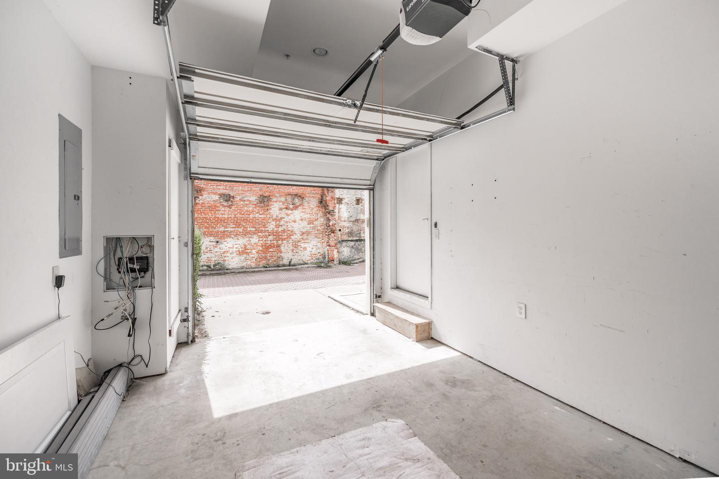 919 N Front St #unit G Property Photo 44