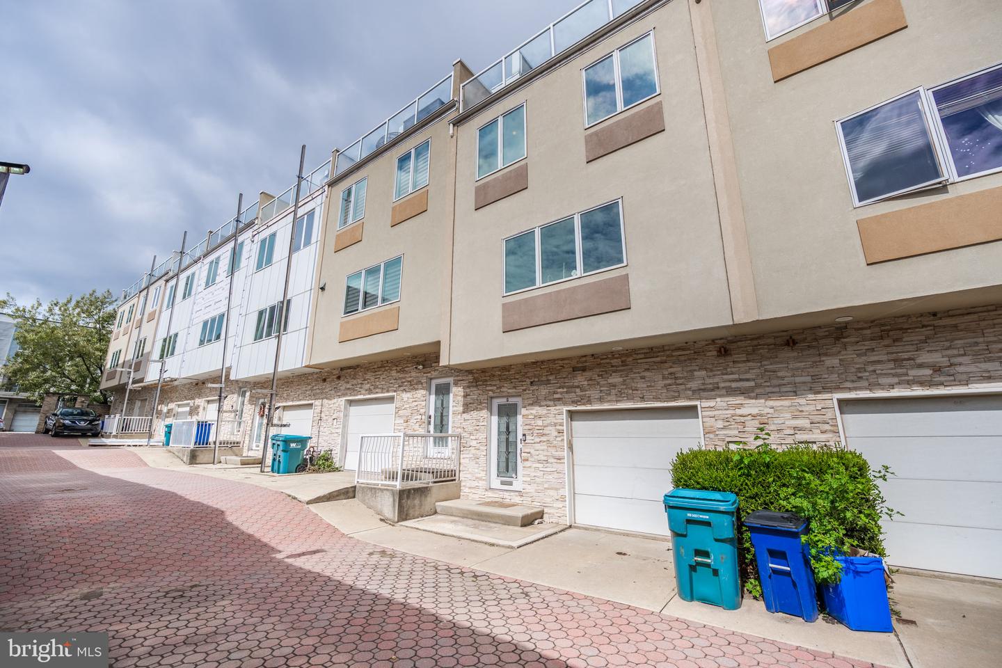 919 N Front St #unit G Property Photo 45
