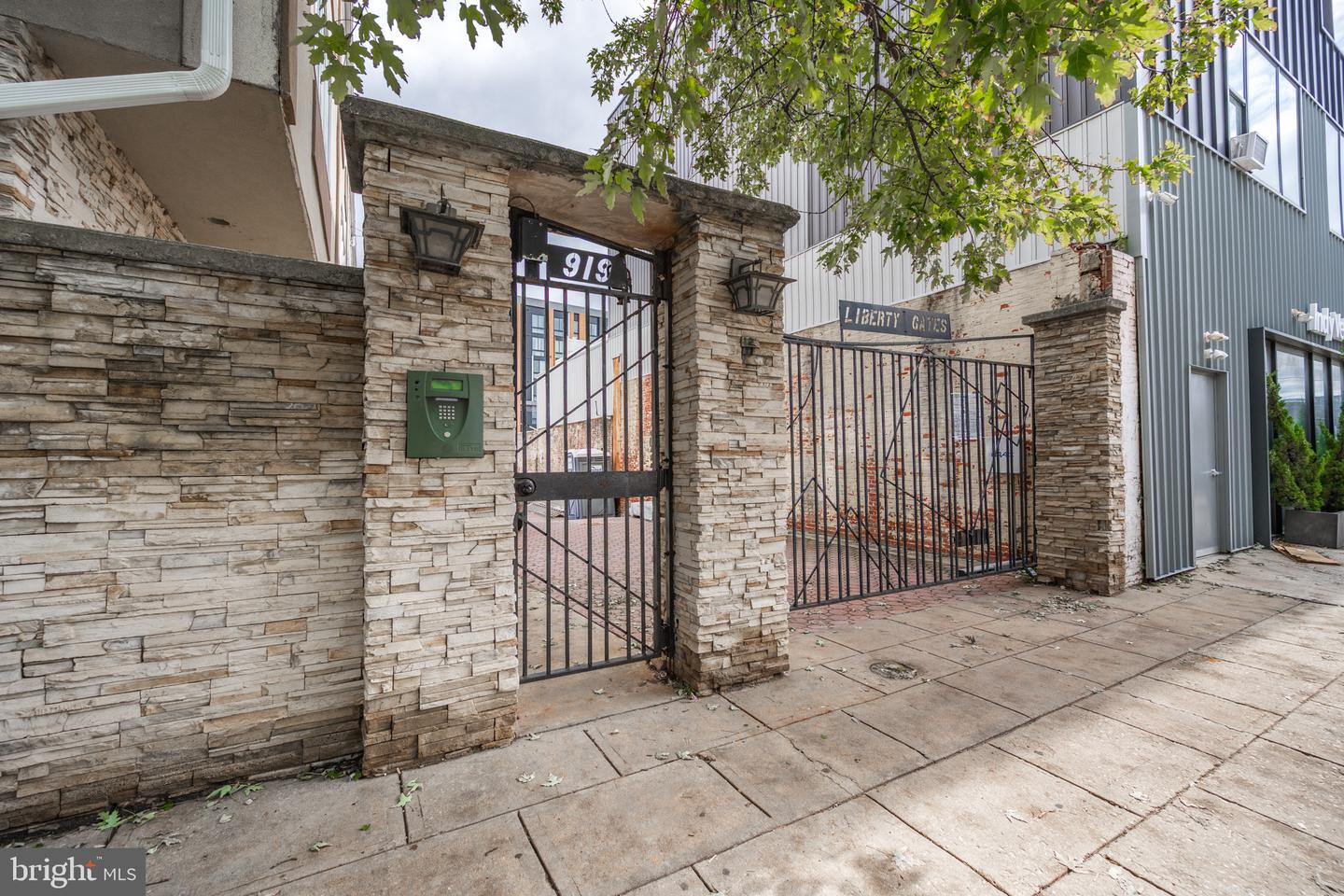 919 N Front St #unit G Property Photo 47