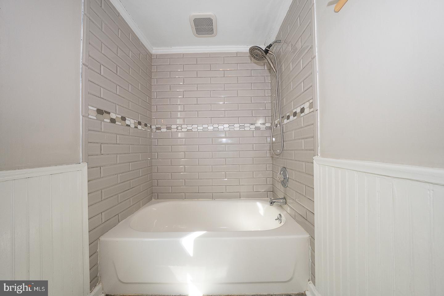 3621 Calumet St Property Photo 18