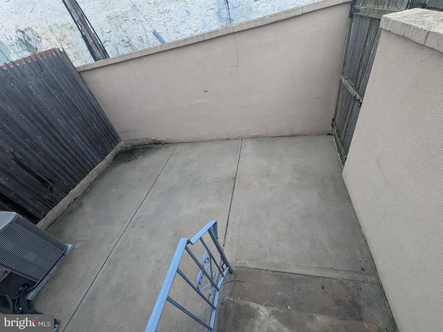 2609 Almond St Property Photo 4