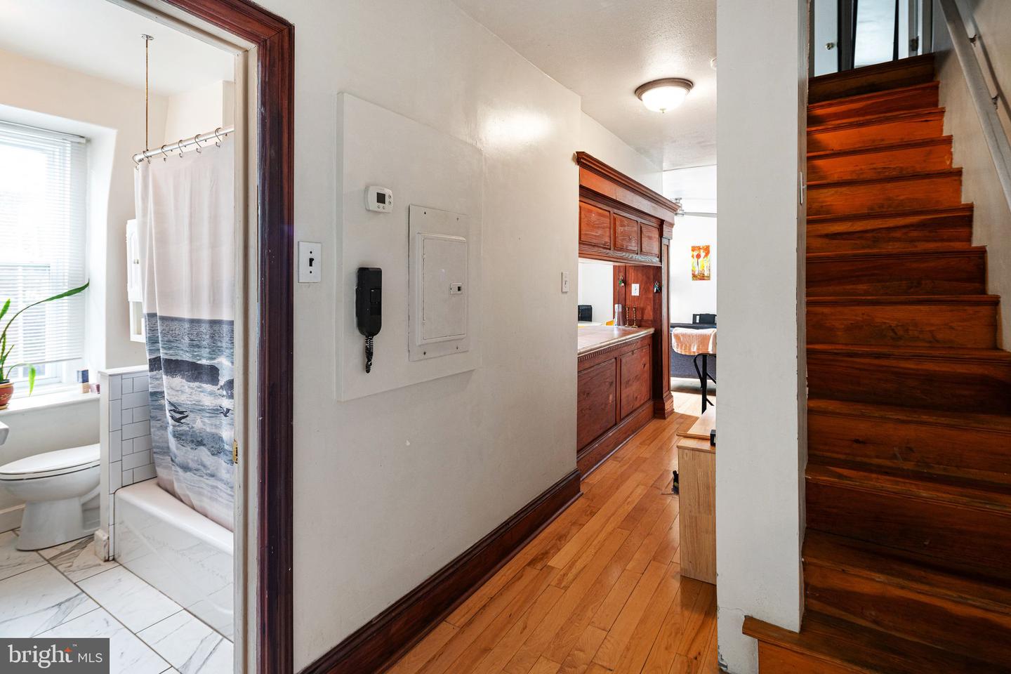 251 S Melville St #3f Property Photo 8
